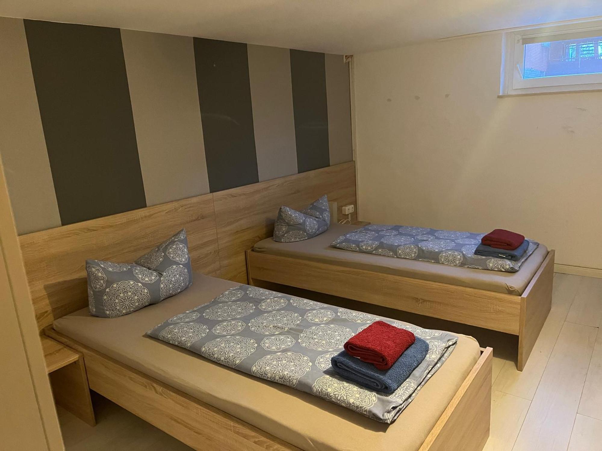 Haus Roseneck-Pension Am Stadtrand Borchen Quarto foto