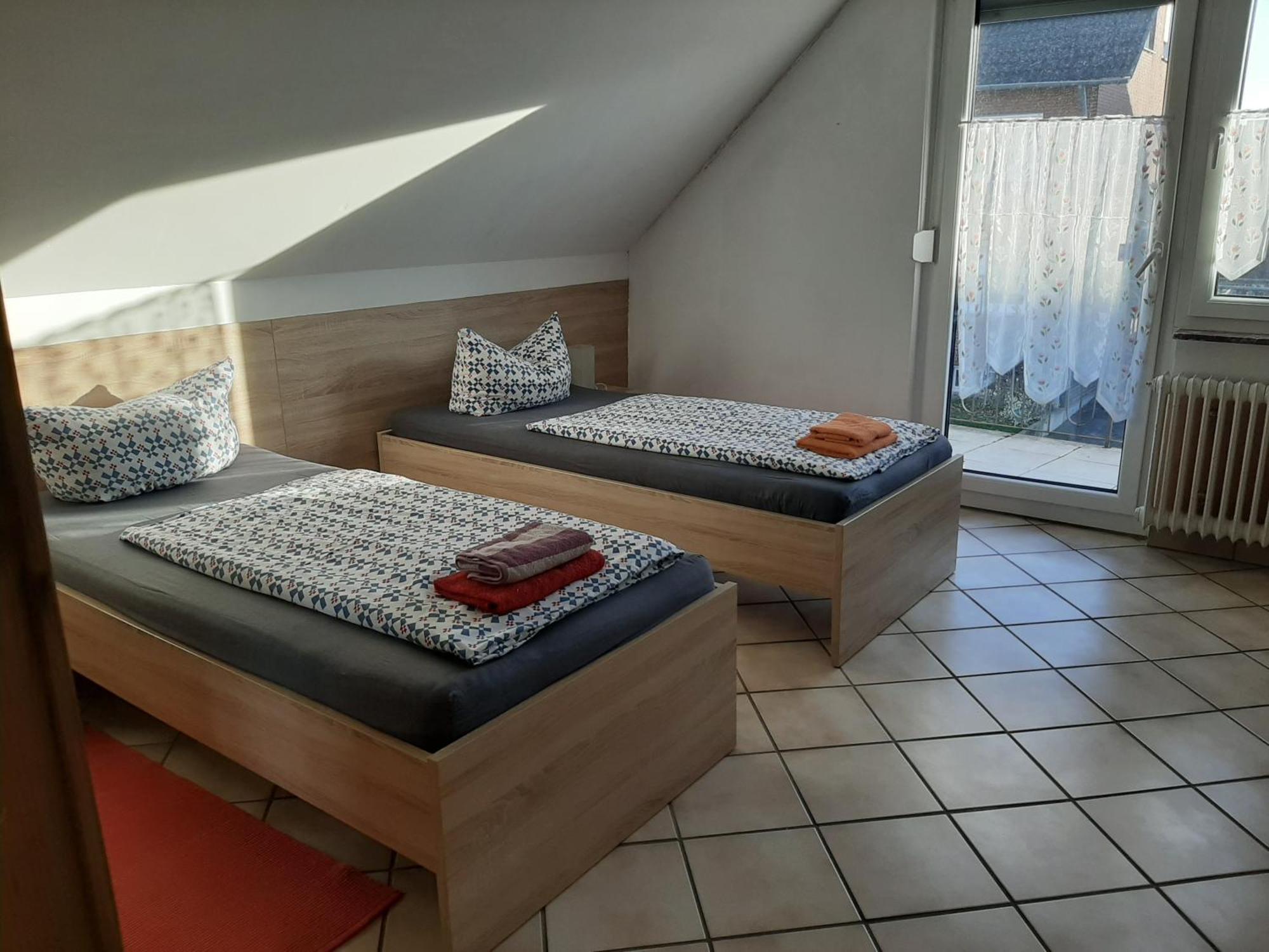 Haus Roseneck-Pension Am Stadtrand Borchen Quarto foto